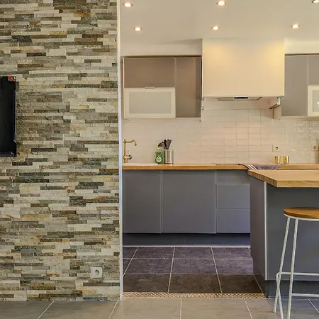 Appartement For 8 Guests In Center